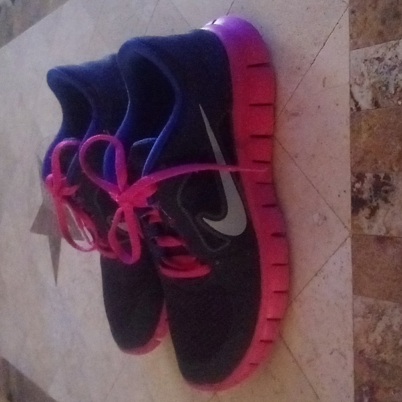 Nike Shoes - Nike Free Run 3 size 7 Woman's